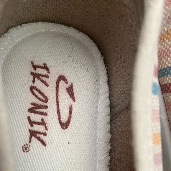 🎁 Slip on Shoes - Picture 4 of 6